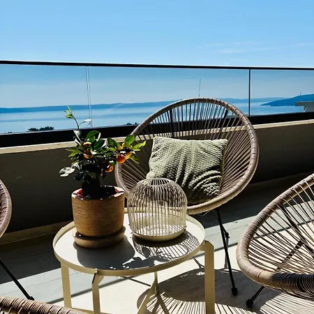 Penthouse Jacuzzi Seaview Макарська