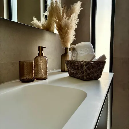 Penthouse Jacuzzi Seaview * Макарська